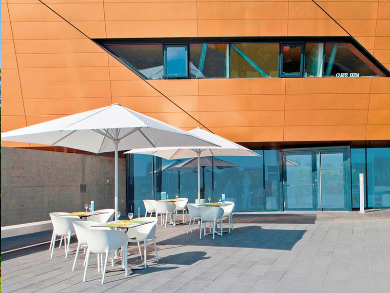 parasol snack, parasol bar, petit parasol terrasse, parasol léger, parasol professionnel blanc