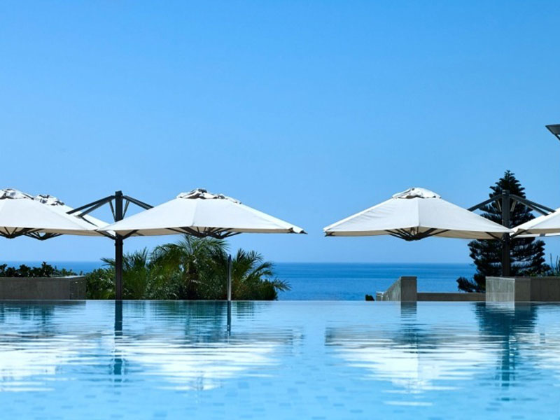 parasol déporté, parasol résistant au vent, parasol professionnel, parasol terrasse, grand parasol