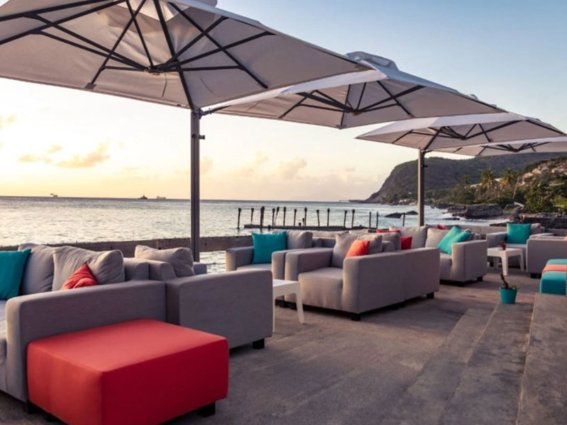 parasol déporté, parasol résistant au vent, parasol professionnel, parasol terrasse, grand parasol