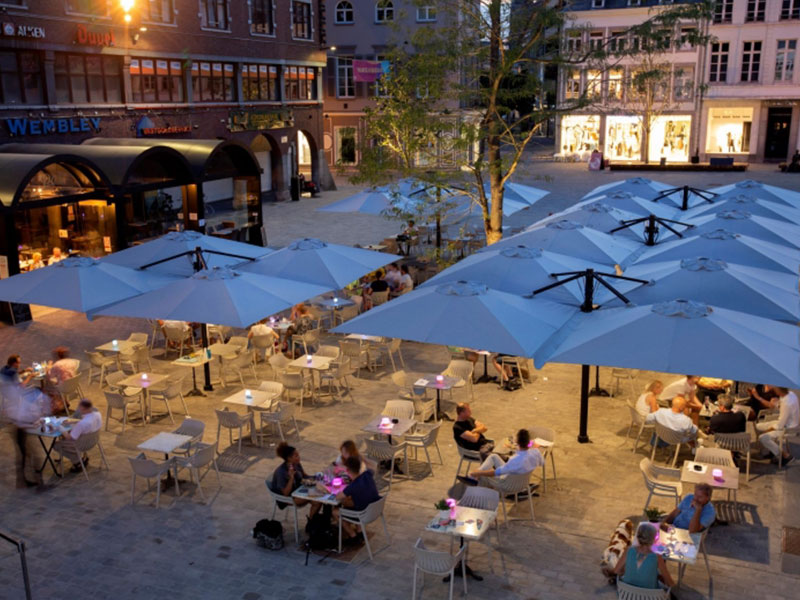 parasol déporté, parasol résistant au vent, parasol professionnel, parasol terrasse, grand parasol