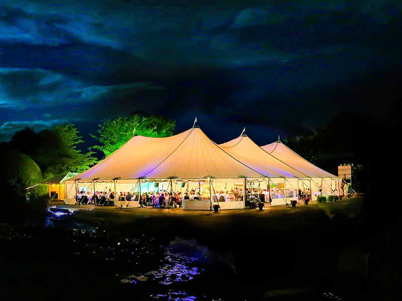tente de réception professionnelle, chapiteau professionnel, tente nomade, structure éphémère, barnum restaurant