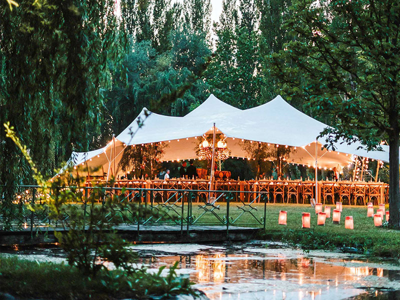 tente de réception professionnelle, chapiteau professionnel, tente nomade, structure éphémère, barnum restaurant