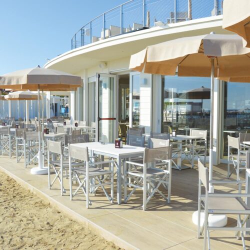 Fauteuil metter en scène en aluminium Regista Ramberti by Exterieur Confort