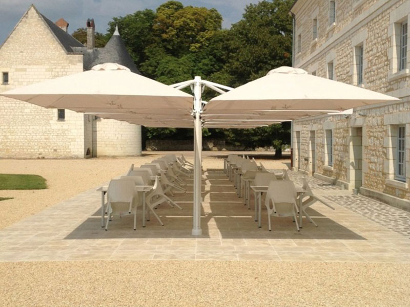 parasol déporté, parasol résistant au vent, parasol professionnel, parasol terrasse, grand parasol