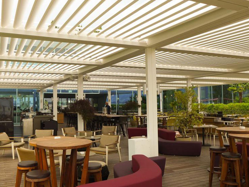 Pergola professionnelle, pergola bioclimatique, pergola à lames orientables, pergola restaurant, pergola terrasse