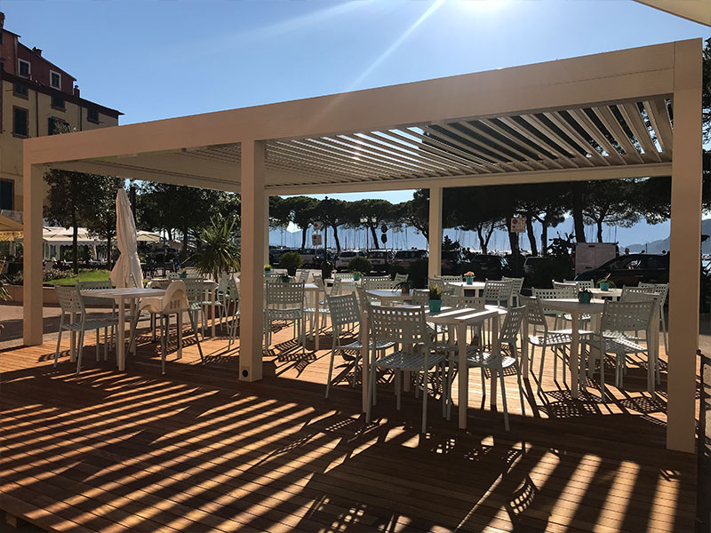 Pergola professionnelle, pergola bioclimatique, pergola à lames orientables, pergola restaurant, pergola terrasse